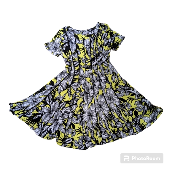 LAURA Dresses & Skirts - ❤️Host Pick❤️LAURA Petite Summer Dress